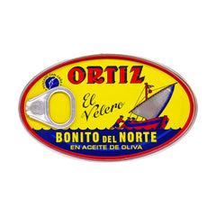 Ortiz tuna in olive oil on a fresh salad bowl.