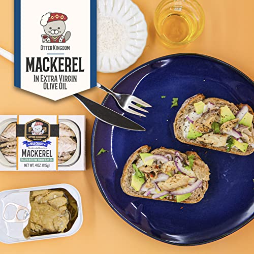 Otter Kingdom mackerel fillets served on crackers with EVOO drizzle.