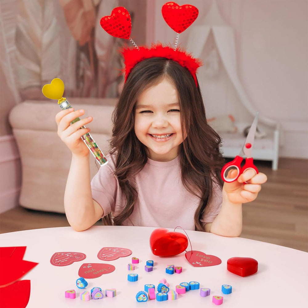 Partypom Goldbearrs gift-ready tubes ideal for quick Valentine surprises.