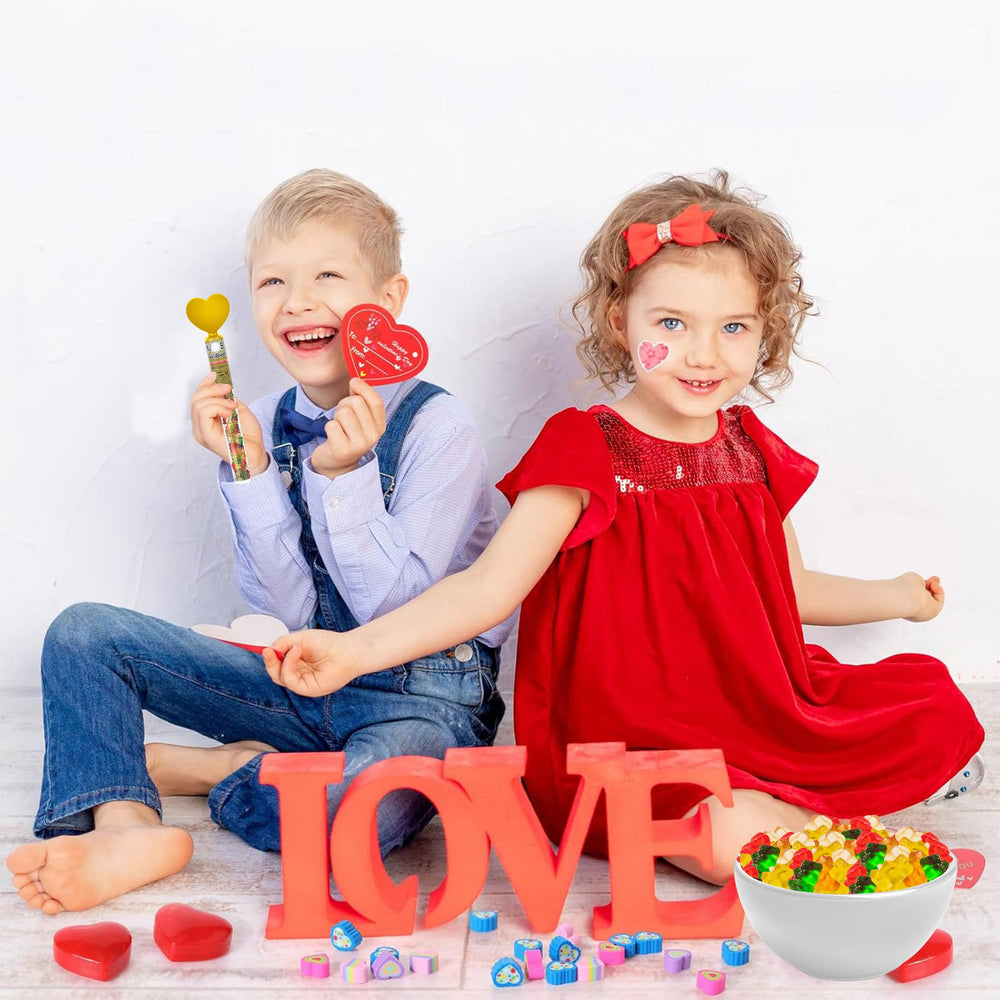 Partypom Goldbearrs Valentines set supports classroom and party gifting.