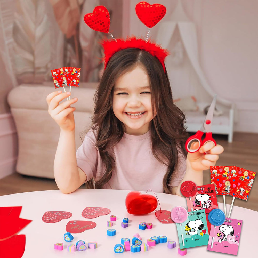 Partypom pink-purple wrapping with addressable labels adds festive customization.