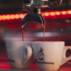Cremador barista-grind image showing customizable grind size.