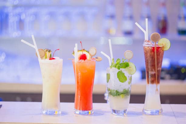 Pat O'Brien's hurricane mix on a festive party scene