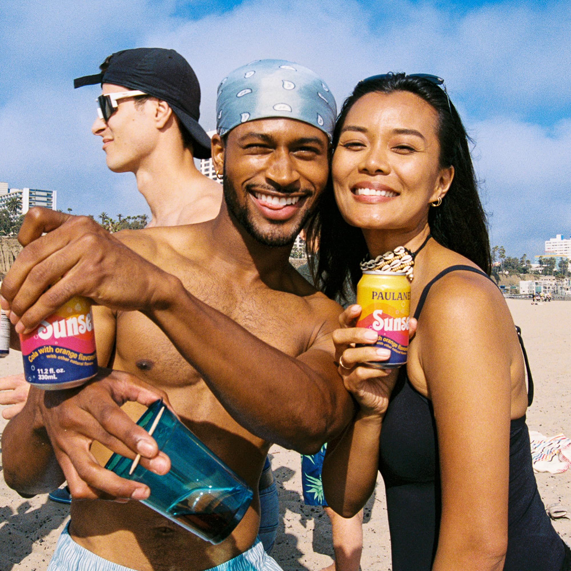 Paulaner Sunset smooth pour captures balanced taste, ideal for casual moments.