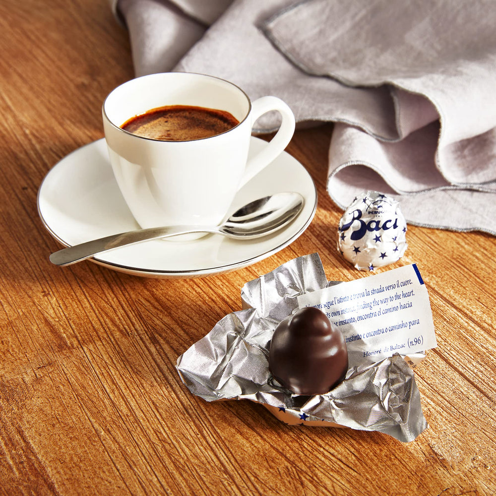 Perugina cocoa and hazelnut pieces detail on praline