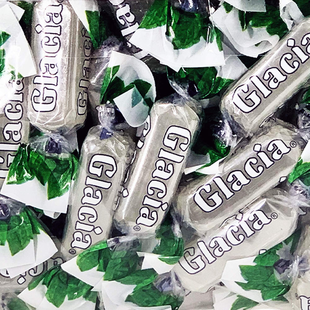 Perugina Glacia Mint candies close-up highlighting crisp mint and cool taste.