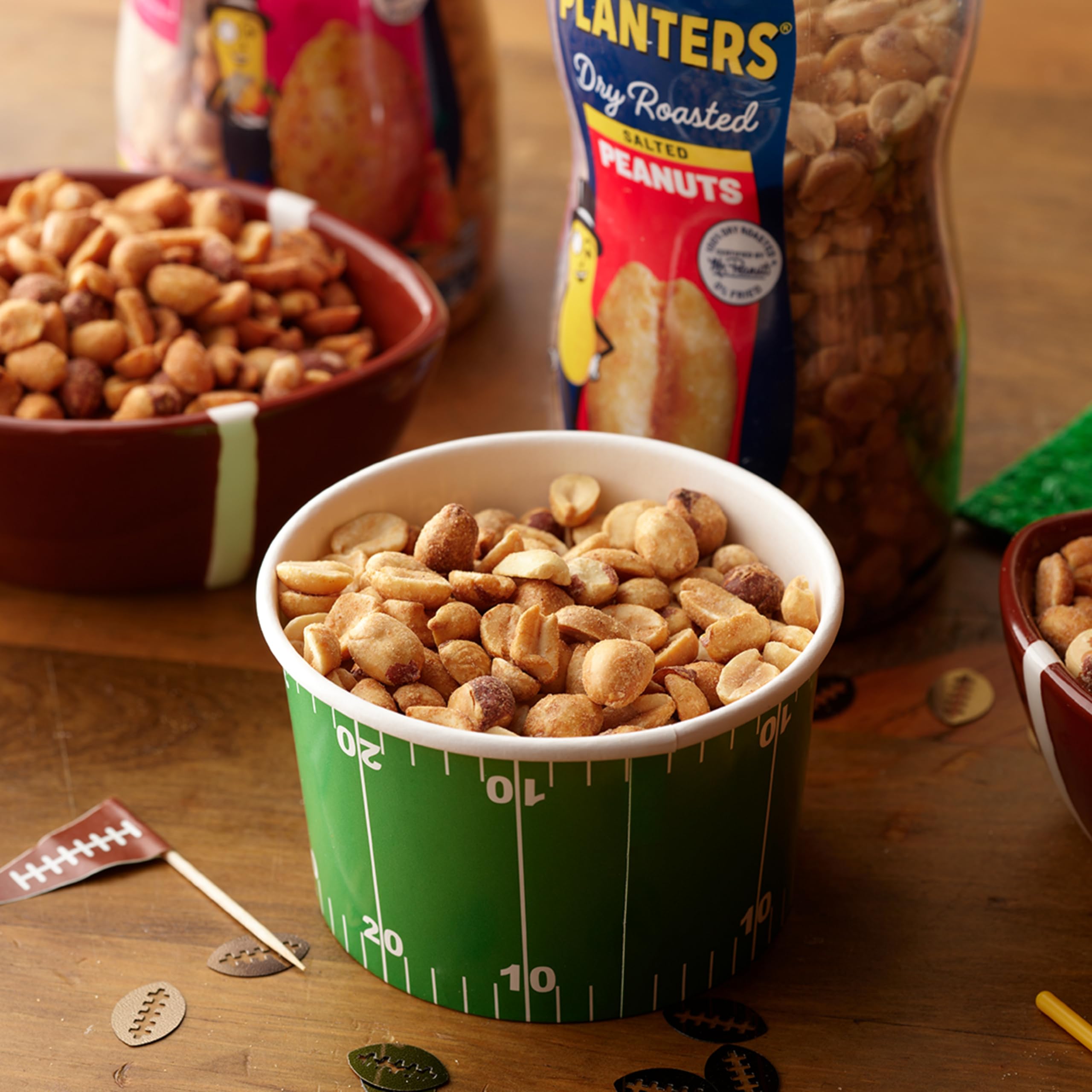 PLANTERS peanuts crunch bite ideal for game nights and quick breaks