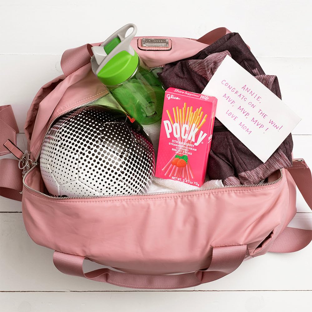 Pocky Strawberry sharing idea image suitable for gatherings and gifting.