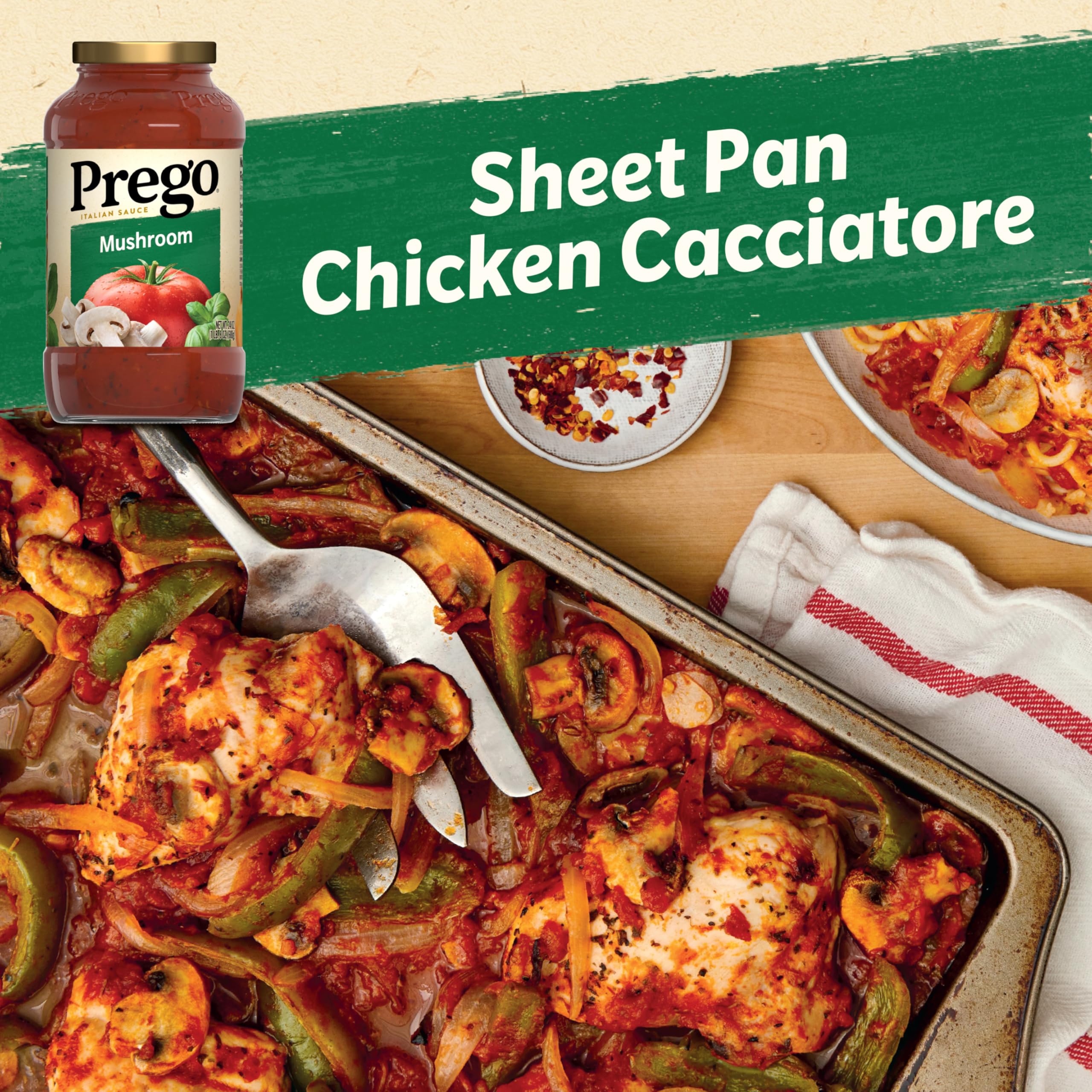 Prego Mushroom Pasta Sauce texture highlights thick coating on pasta.