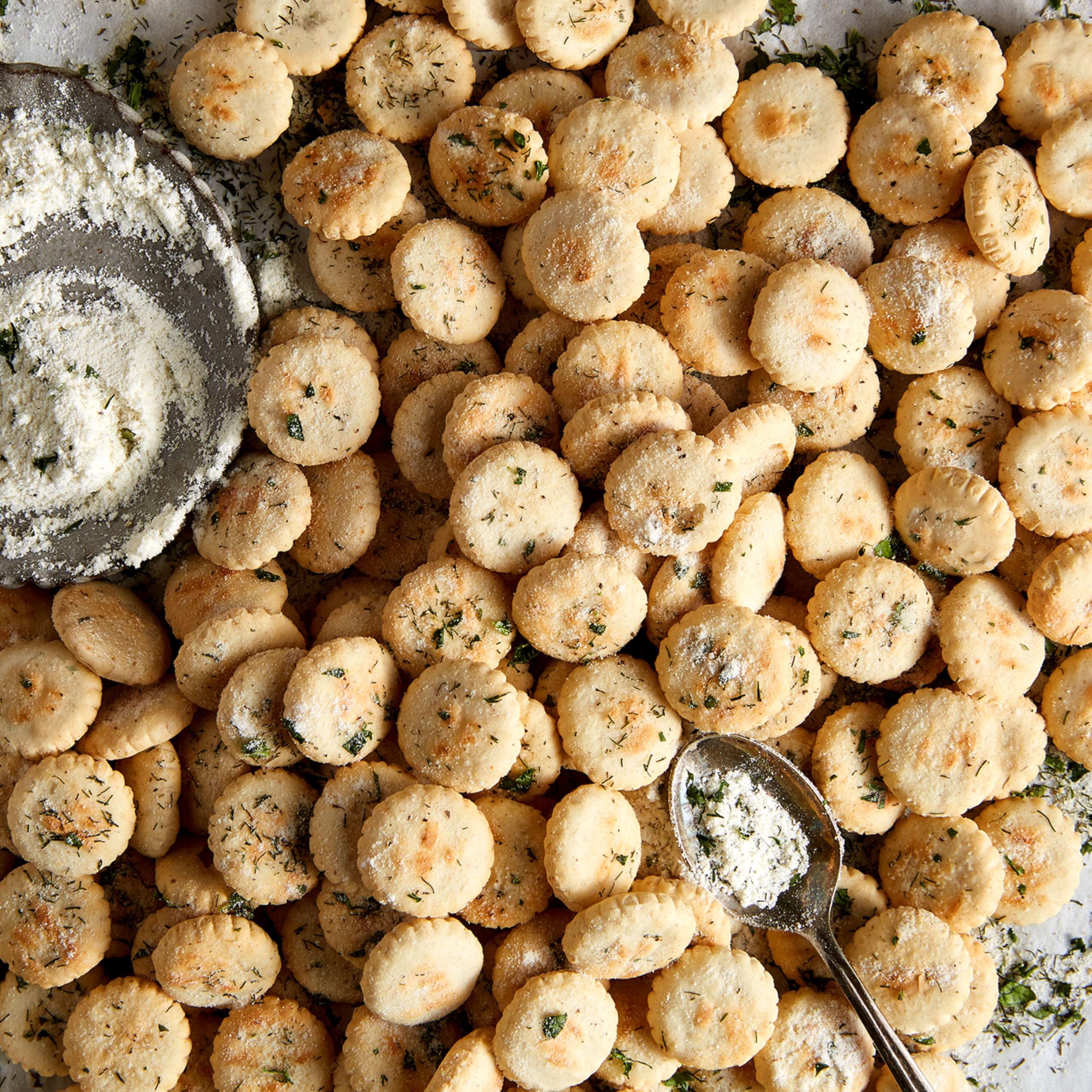 Soup crackers offer a cholesterol-free, fat-conscious snack option for meals.