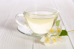 Prospect Tea Co. White Bengal Darjeeling pods brewing under a Keurig-style brewer for quick cups