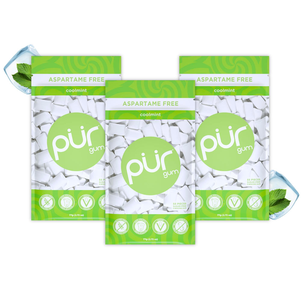 PUR Gum Coolmint pack front for fresh breath on the go.