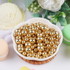 PURBOT 7mm pearls provide medium statement accents on cupcakes.