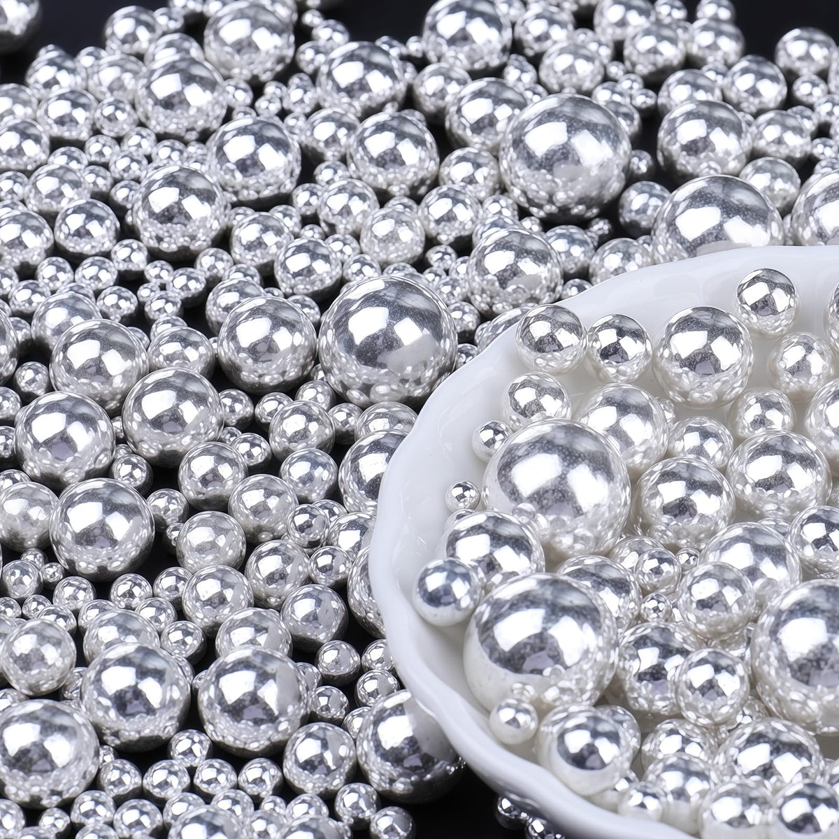 PURBOT Silver Pearl Sprinkles on a cake, creating an elegant pearlized finish for refined celebrations