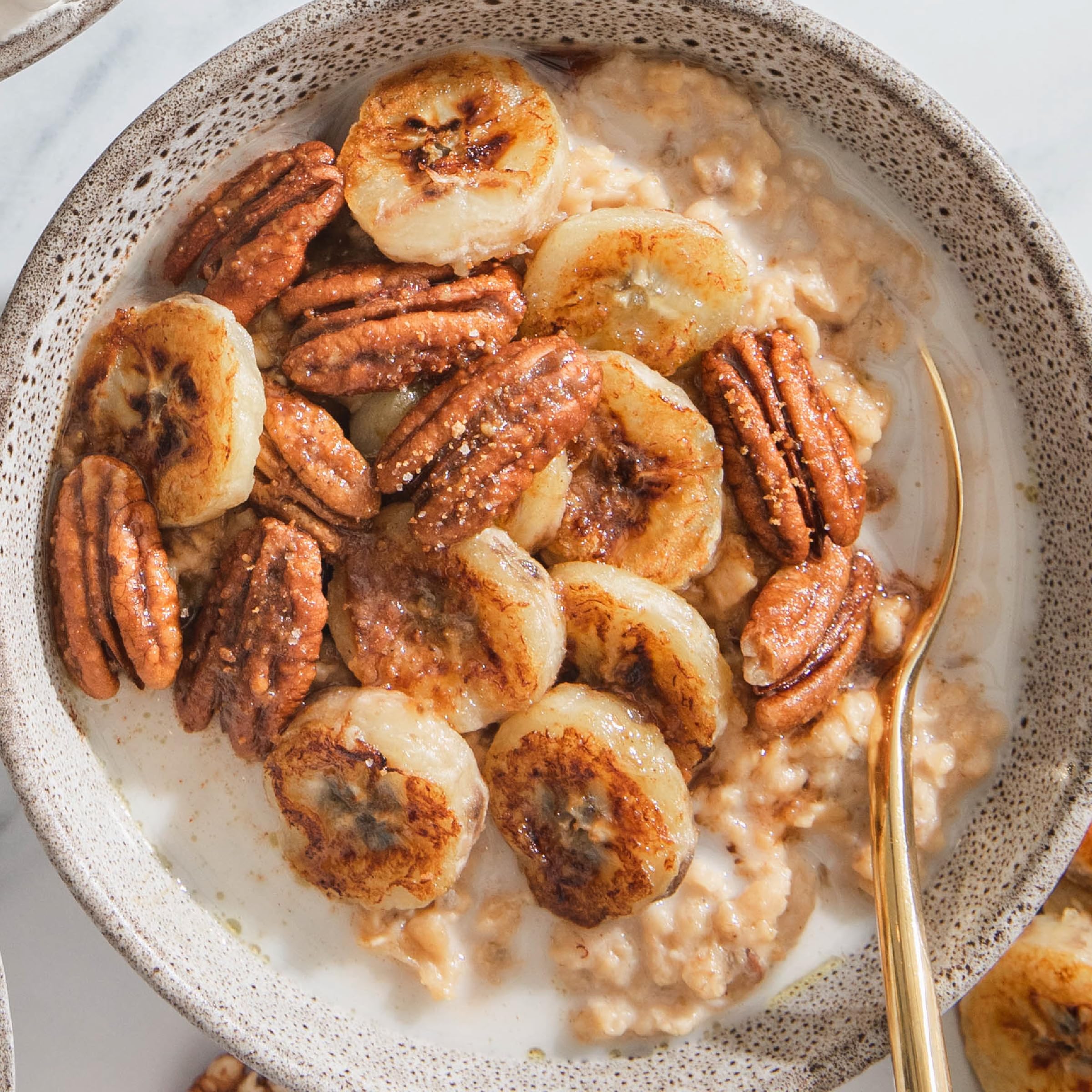 Purely Elizabeth Coconut Sugar-sweetened Oatmeal with natural sweetness.