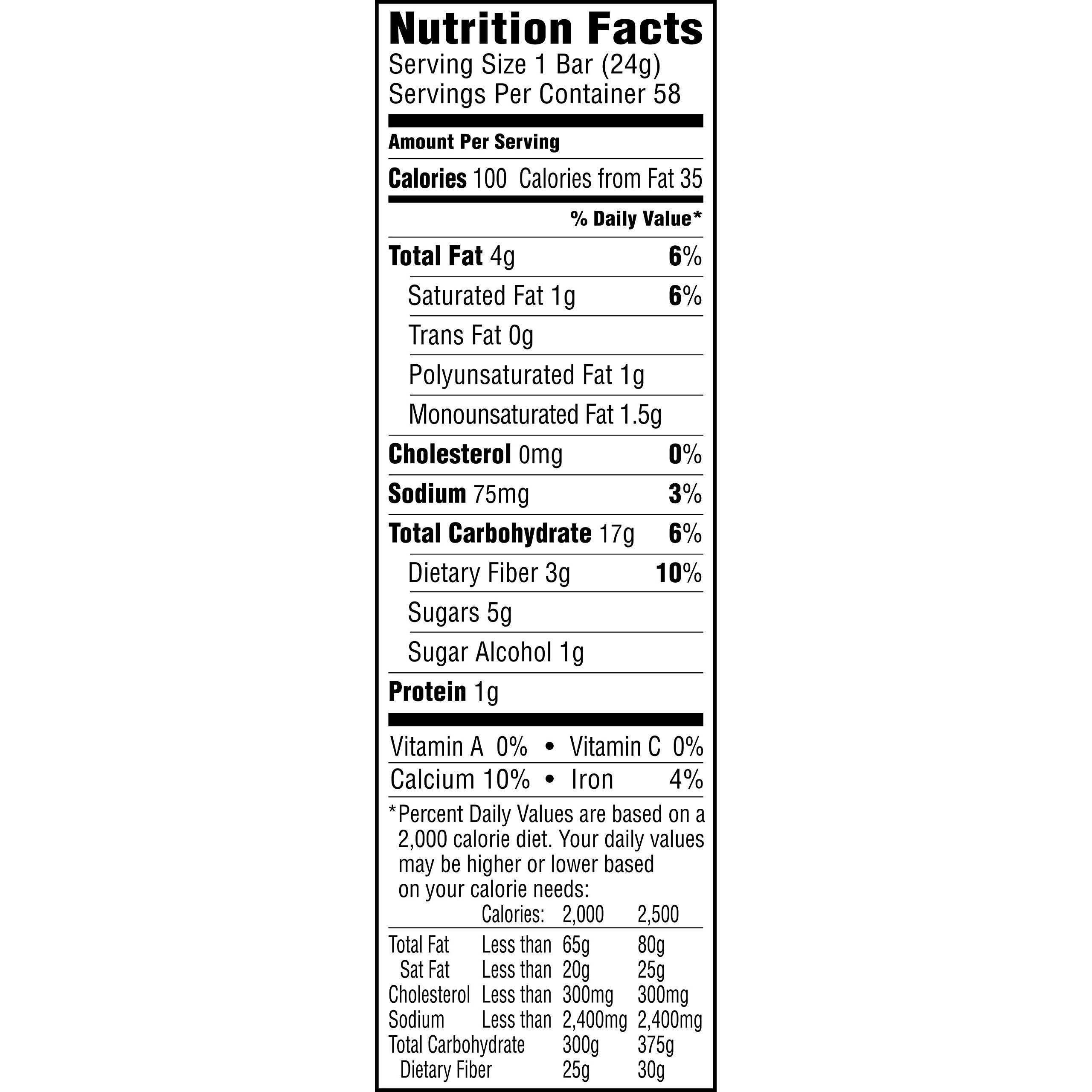 Quaker Chewy Lower Sugar Granola Bar close-up shows real chocolate for a satisfying snack
