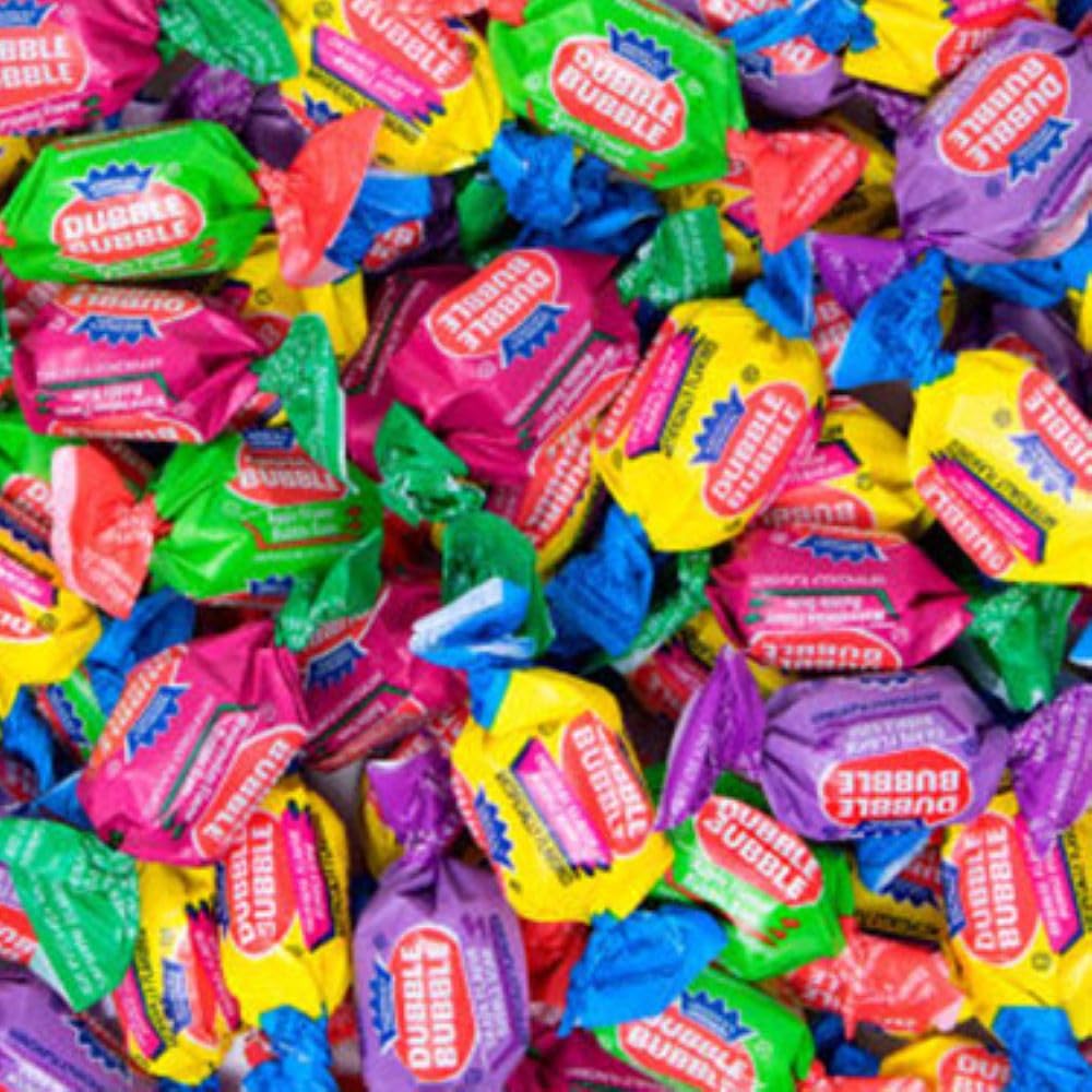 QUEEN JAX Dubble Bubble party-friendly gum for gifts and favors.