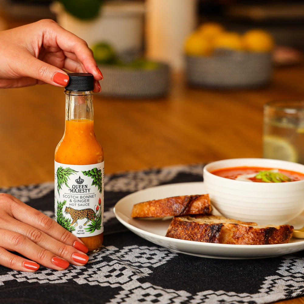 Queen Majesty ingredients closeup highlights fresh peppers and natural flavor.