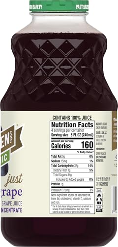 R.W. Knudsen Just Concord Grape Juice being poured to flavor smoothies naturally.