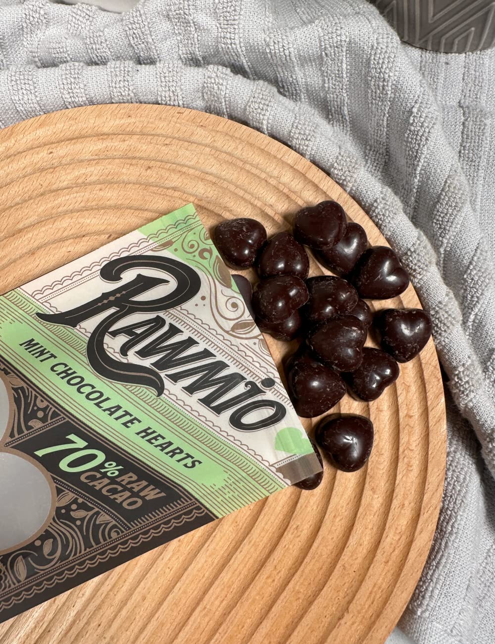 Rawmio gift-ready packaging for mint chocolate hearts
