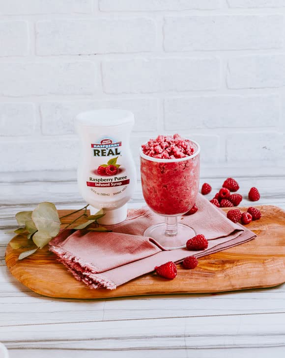 Squeezable packaging reduces waste and simplifies portioning with Reàl Syrup.