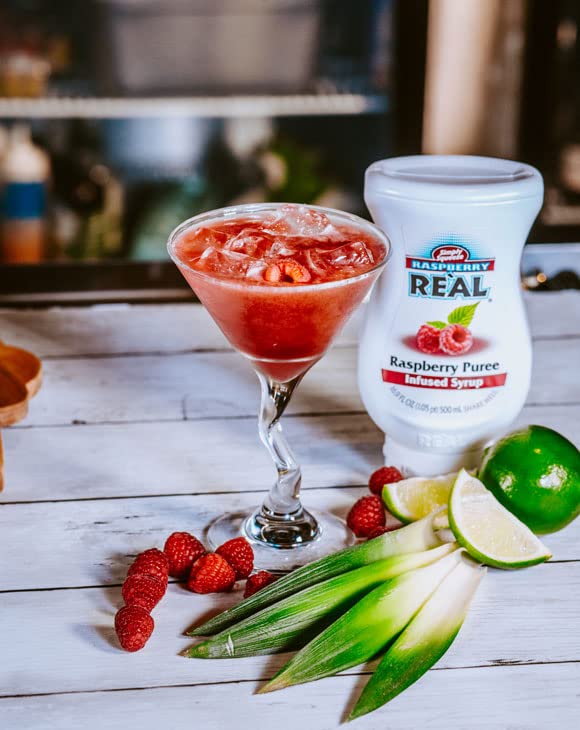 Volcano-shaped pour spout provides drip-free mixing with Reàl Raspberry Syrup.