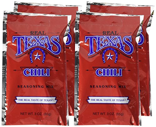 Real Texas Chili spice pour action highlighting easy seasoning control.