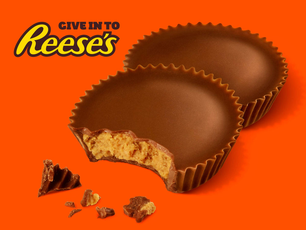 Gift box display of Reese's Cup, ready for gifting.