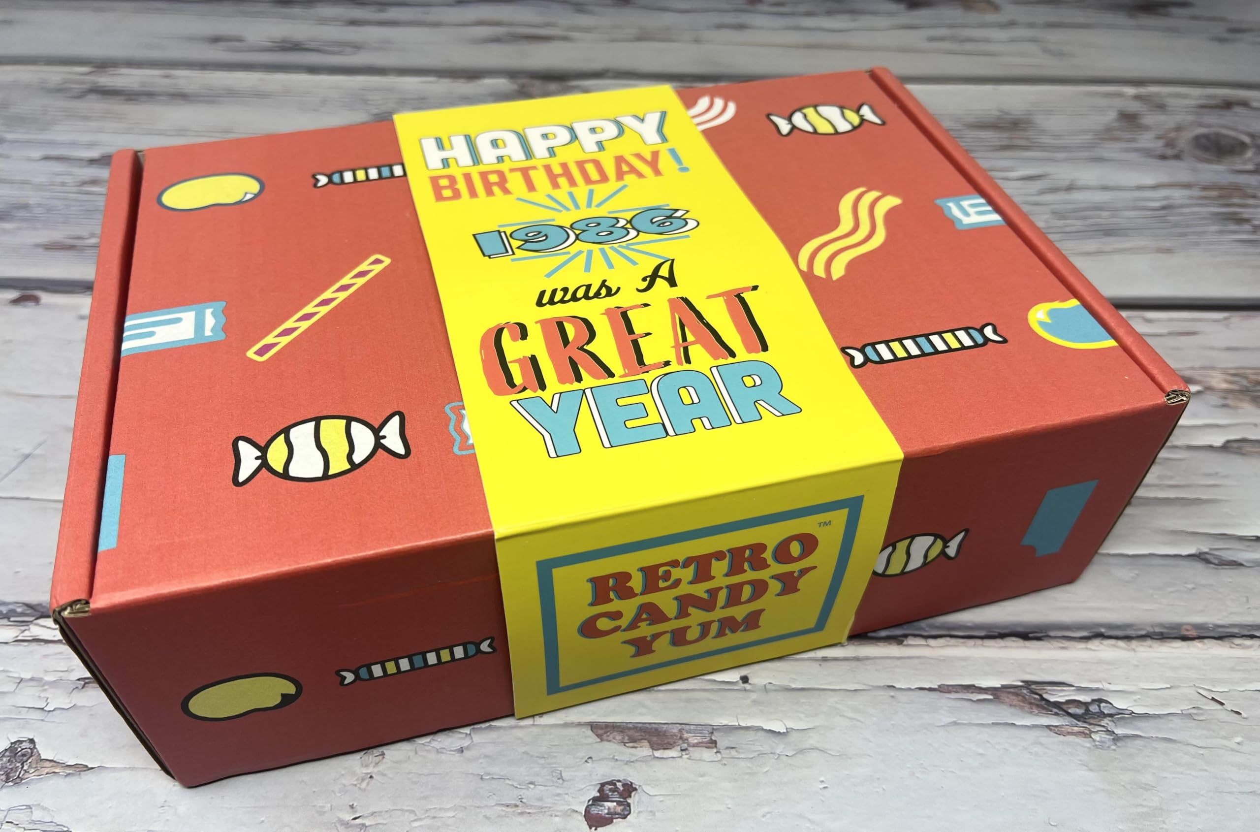 Retro Candy Yum 1986 gift packaging close-up showing ready-to-gift presentation