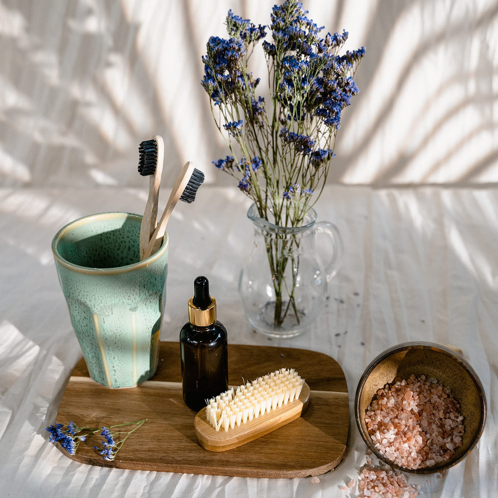Kitchen counter with Rock the Food salt package on display