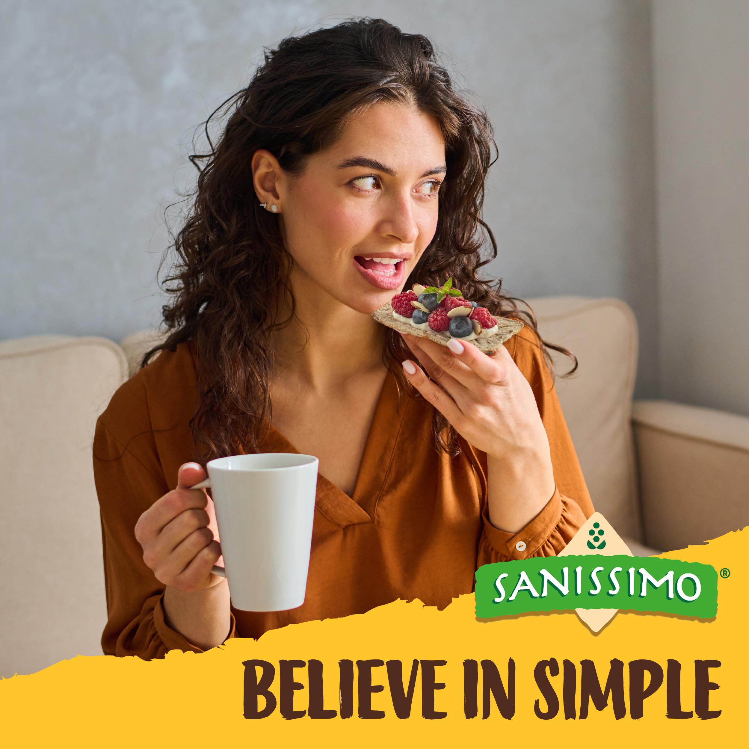 Sanissimo Salmas Salted Crackers serving-ideas with guacamole and cheese inspire snacks