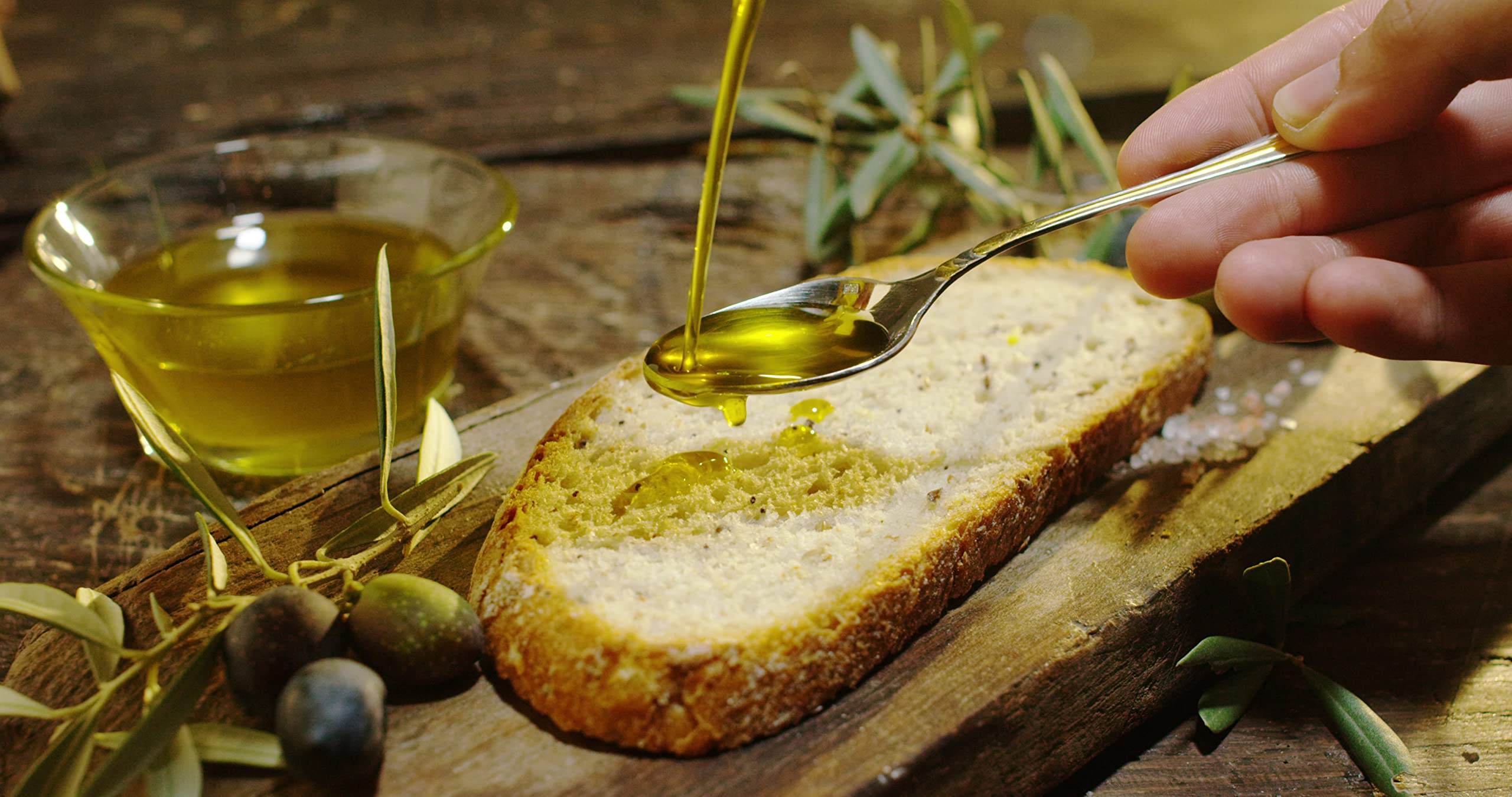 Estate mill press process delivering fresh extra virgin oil