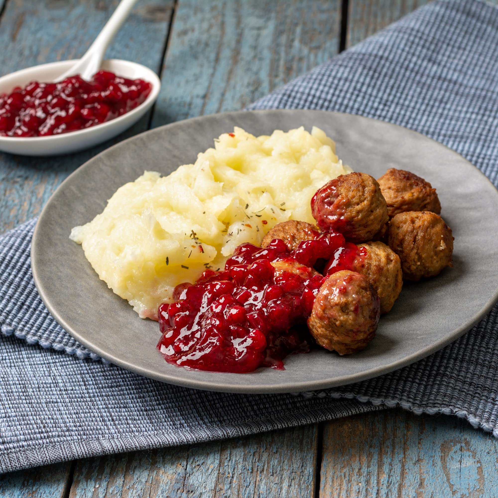 Sanniti lingonberries packaging highlighting Swedish origin