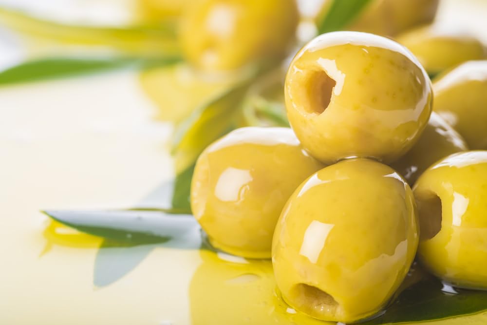 Sanniti olive jar from the side showing sturdy packaging