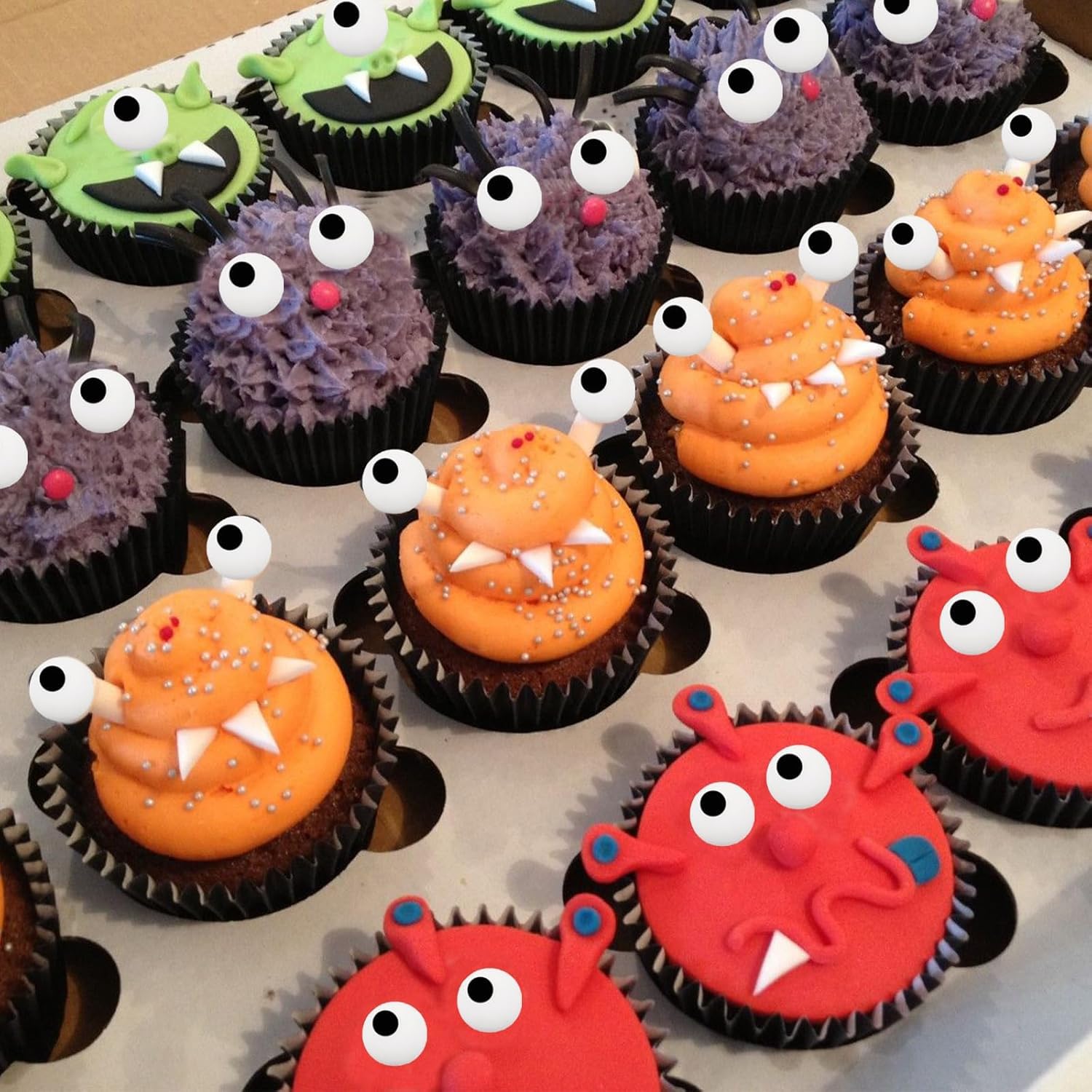 Sarah's Candy Factory eyeballs ready to apply for quick professional-looking results.