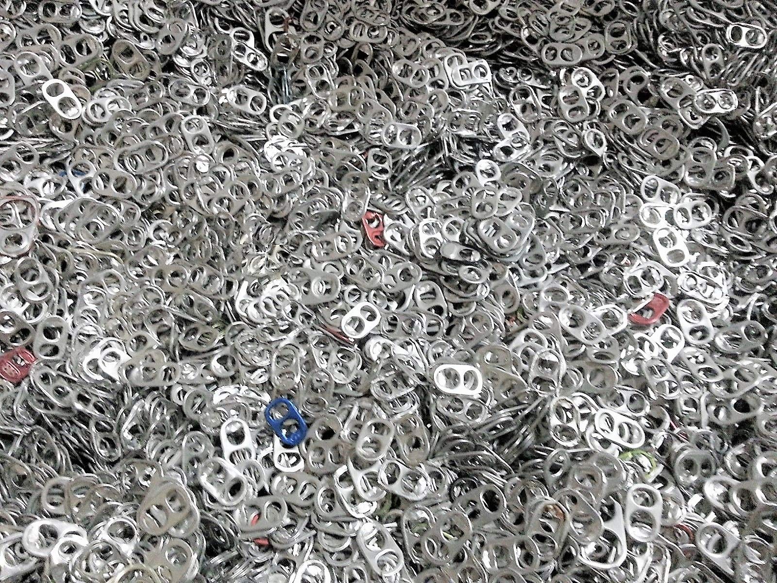 School House Cards 1000 aluminum pop tabs for crafts and DIY projects.