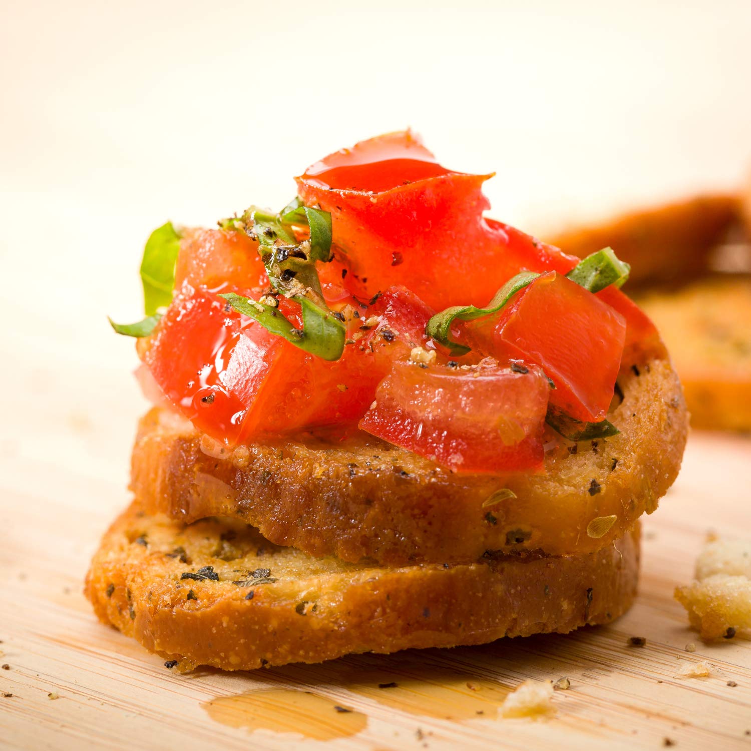 Organic ingredients highlighted in Schwartz Brothers garlic herb bagel chips