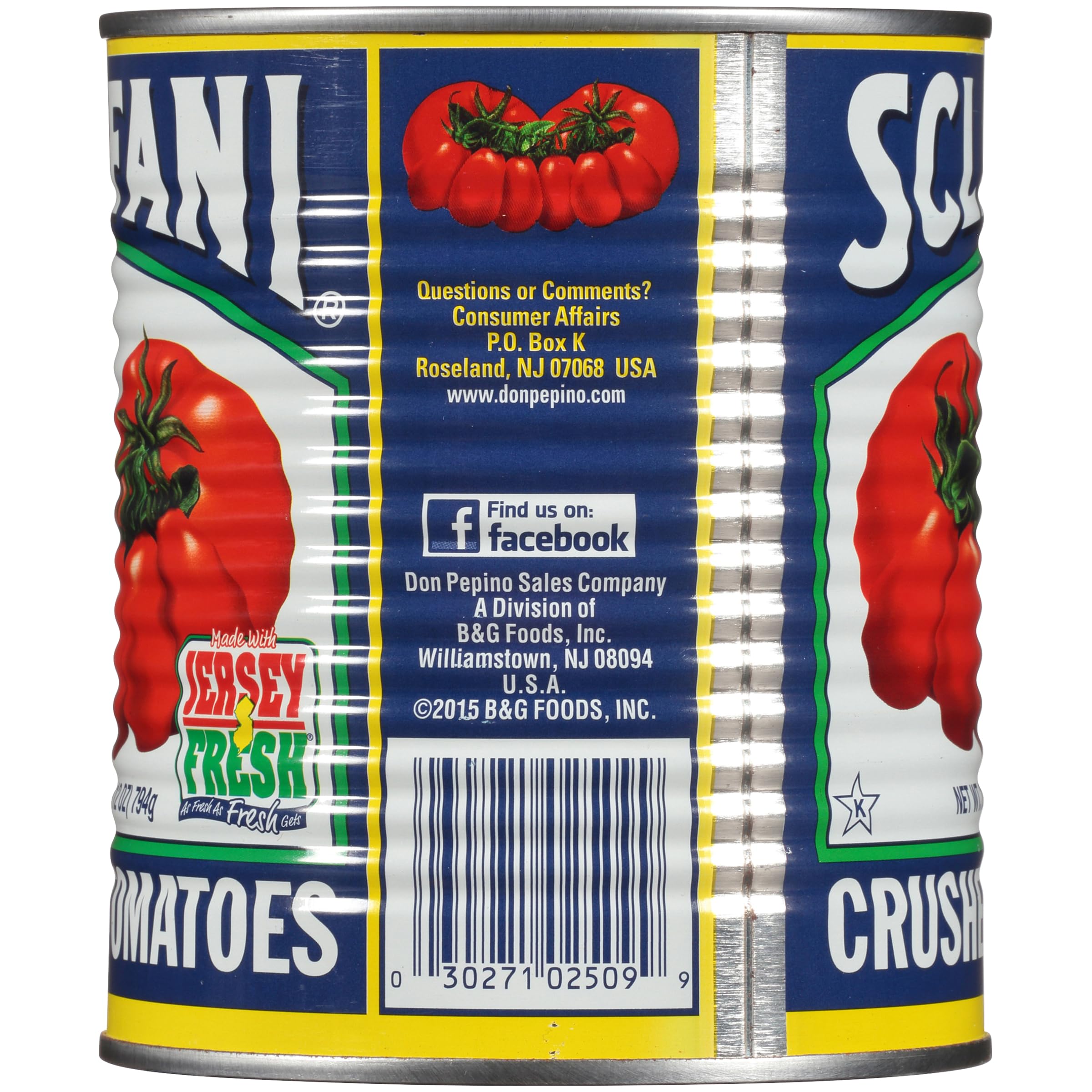 Top view of the Sclafani crushed tomatoes can ready for cooking.