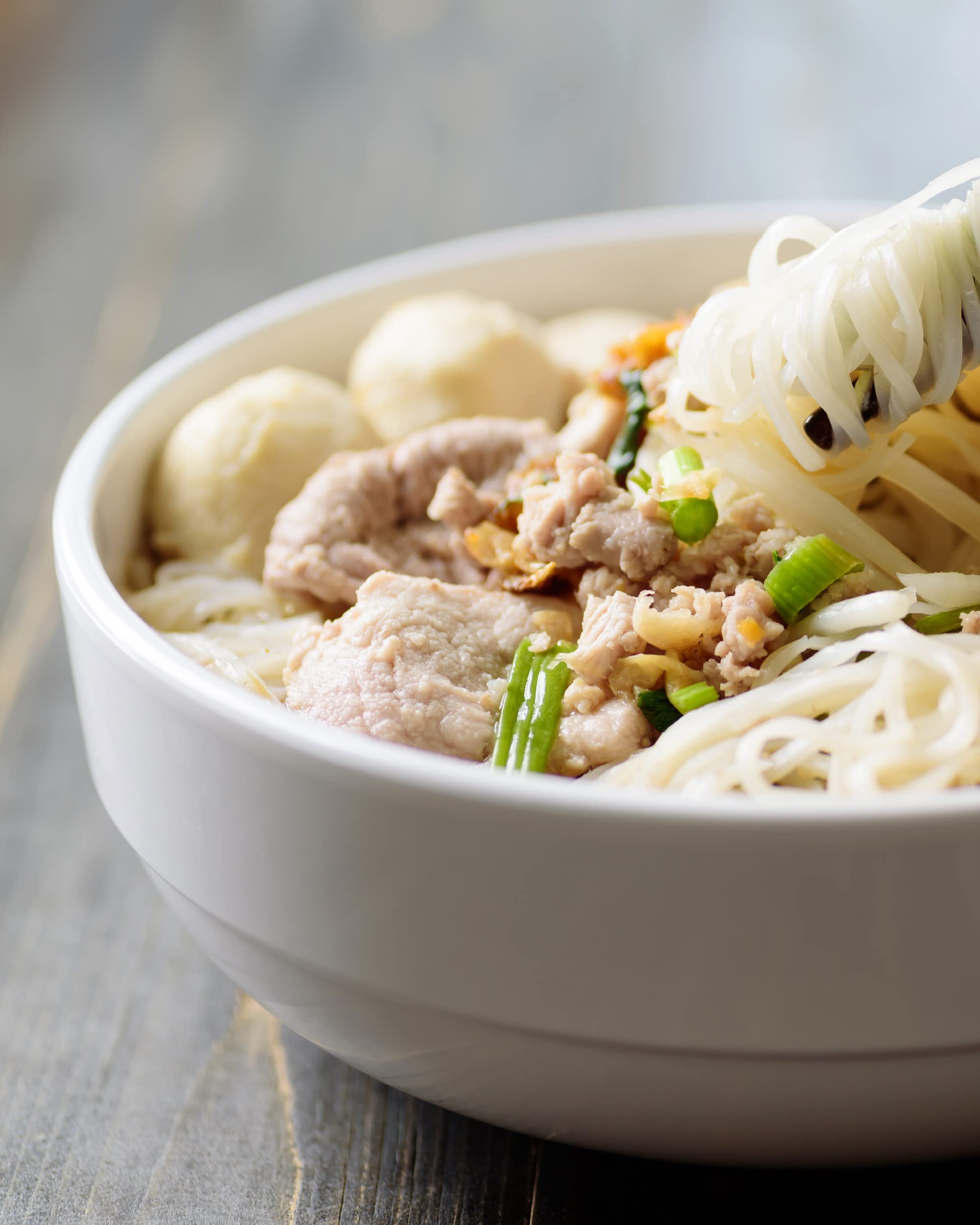 Allergen-friendly rice noodles ideal for family dining.