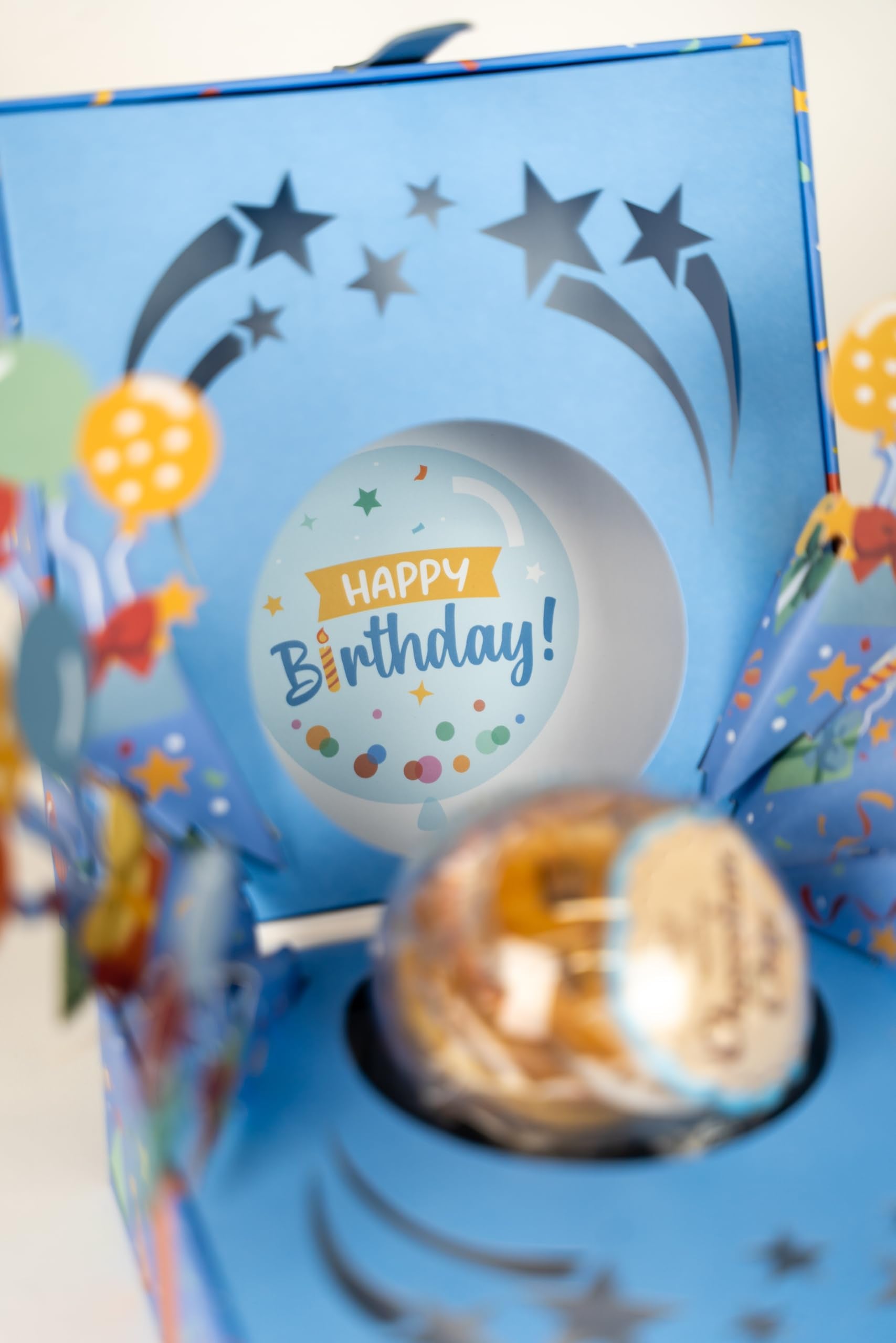 Send A Cake Bloom Box Chocolate Chip cookie brings familiar sweetness.