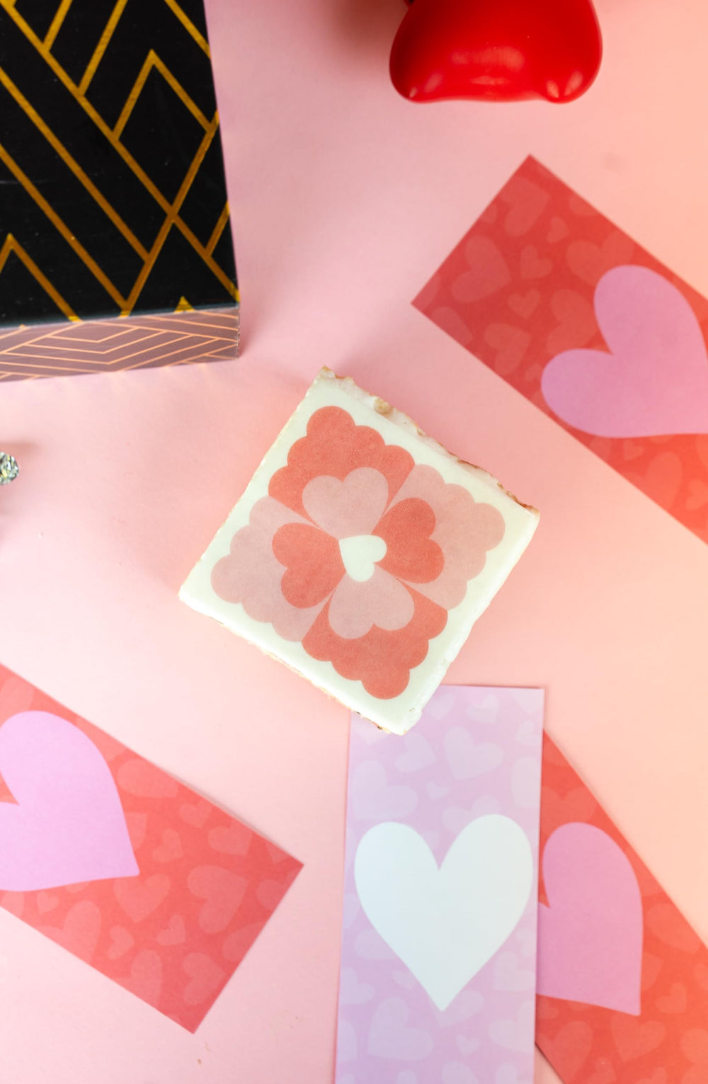 Send A Cake Luxe Love Shower Box ready-to-gift presentation appeals to thoughtful gift-givers.