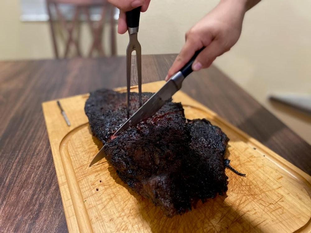 No-salt BBQ dry rub on steak scene highlights bold, savory crust