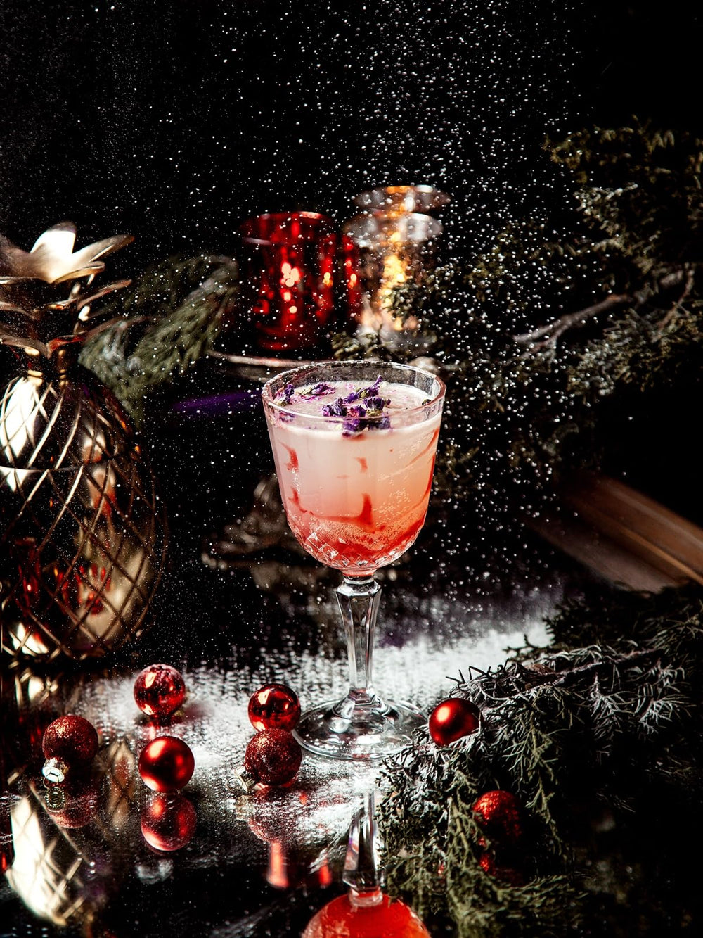 Shanlinly drinks with edible glitter for dazzling cocktails and spritzers.