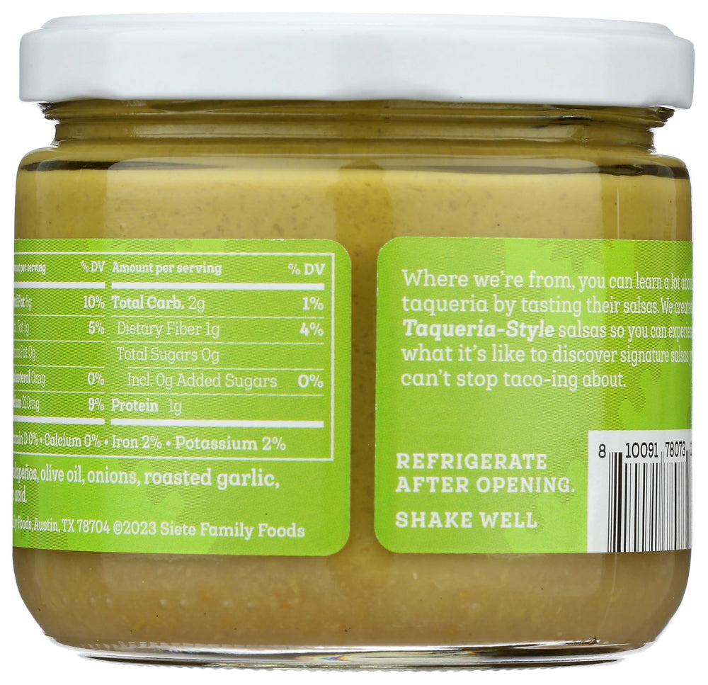 Siete Creamy Jalapeño Salsa dipping plate showing creamy texture and bold flavor.