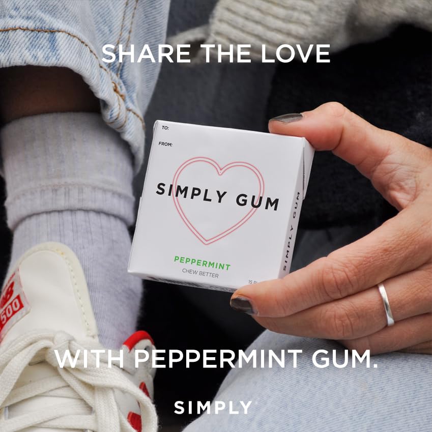 Simply Gum Peppermint refreshment on the go, pocket-friendly heart box