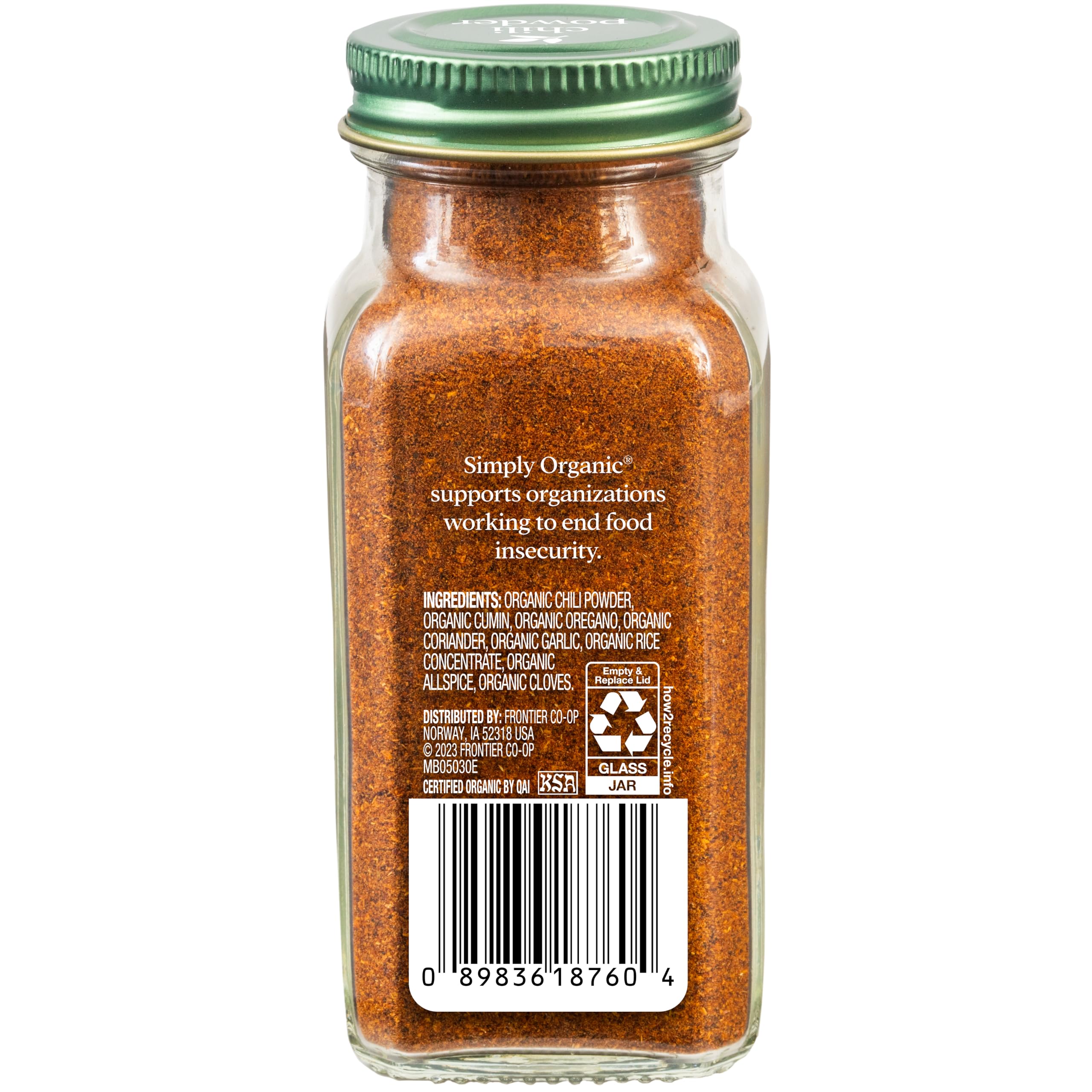 Close-up of Simply Organic chili powder texture highlighting fine grains and freshness.