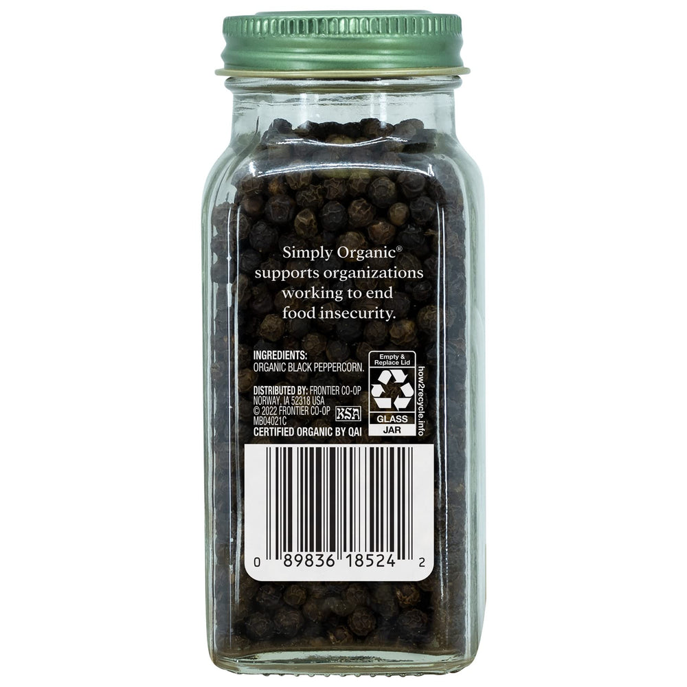 Simply Organic peppercorns in action grinding release fragrant, versatile seasoning.