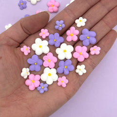 Simply Sucré edible rose blossoms highlight delicate detail for celebrations.