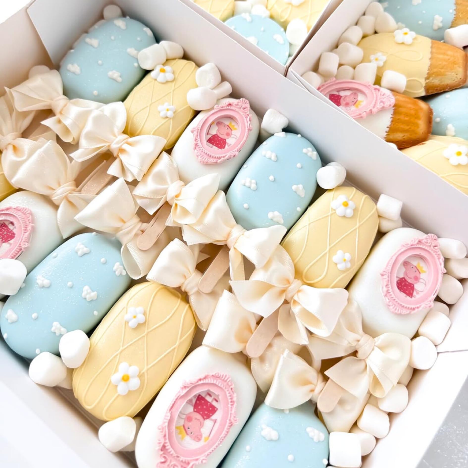 Simply Sucré white wedding flowers add delicate sugar petals to desserts.