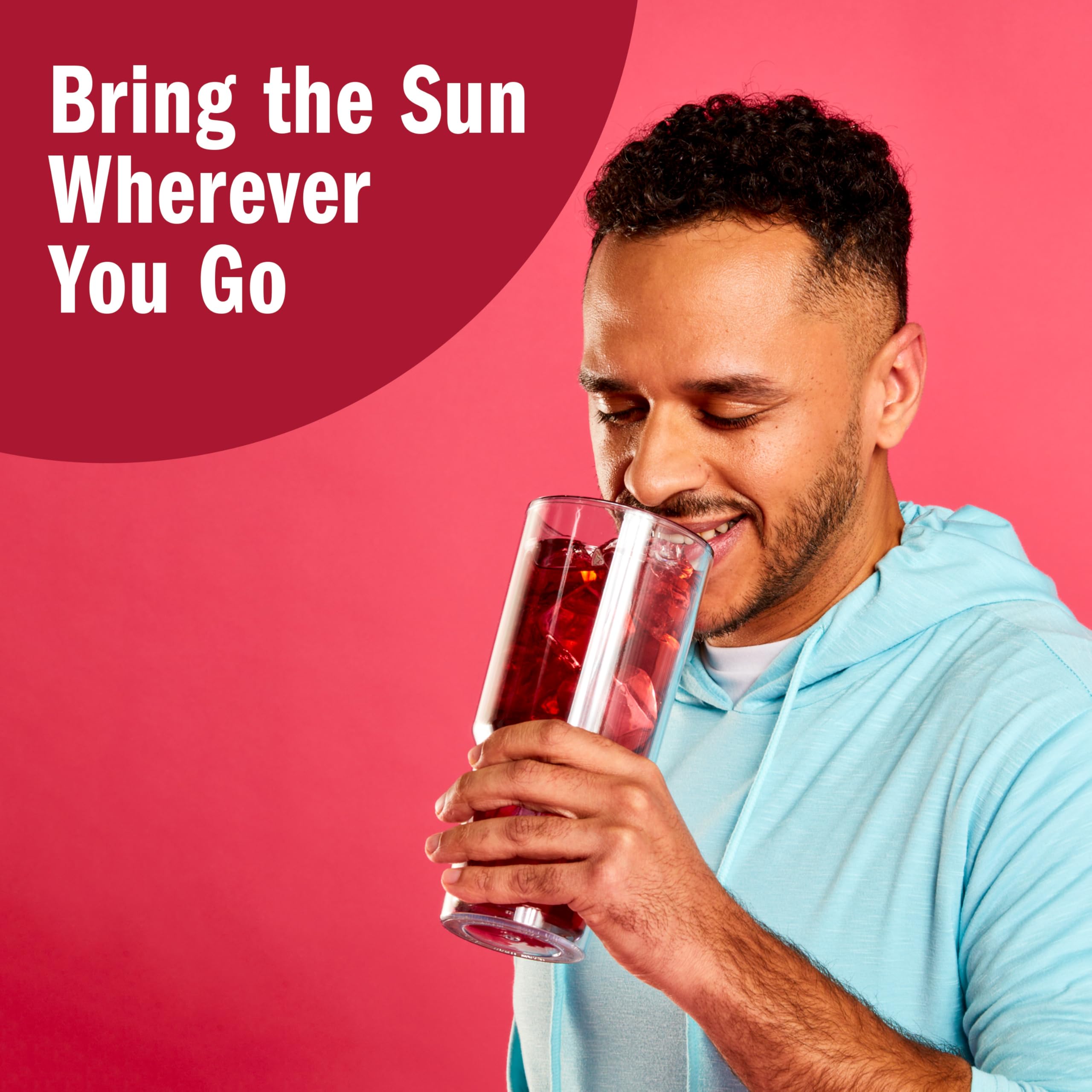 A bottle with the ready-to-mix Blood Orange hydration from SINGLES TO GO.